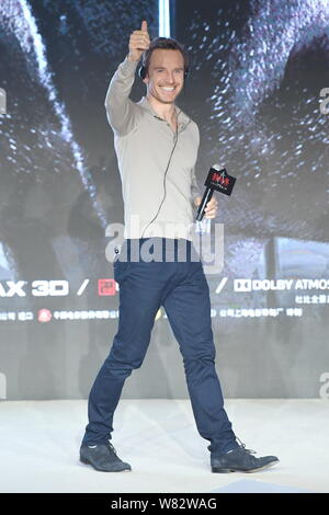 L'acteur irlandais né en Allemagne Michael Fassbender assiste à une conférence de presse pour son film 'Assassin's Creed' à Beijing, Chine, 20 février 2017. Banque D'Images