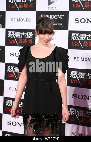 L'actrice américaine Milla Jovovich pose à une première pour son film 'Resident Evil' à Taipei, Taiwan, 16 janvier 2017. Banque D'Images