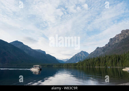 Bateau privé sur le lac McDonald dans le Glacier National Park, Montana, USA Banque D'Images