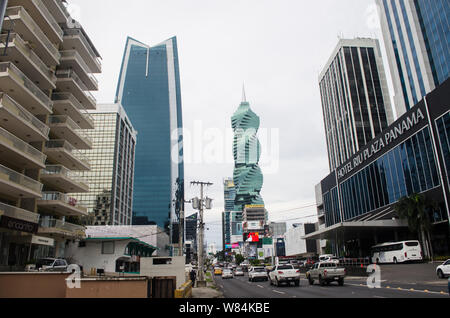 50e Avenue, l'une des principales avenues de la ville de Panama au centre-ville. Banque D'Images