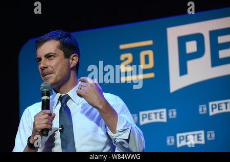 Orlando, United States. 07Th Aug 2019. 7 août 2019 - Orlando, Floride, États-Unis - South Bend, Indiana Maire et le candidat démocrate Pete Buttigieg parle à un événement local qui vit au Plaza le 7 août 2019 à Orlando, Floride. Crédit : Paul Hennessy/Alamy Live News Banque D'Images