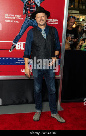 Asbury Park, NJ - 7 août 2019 : Danny Clinch assiste à la première de 'aveuglé par la lumière' au Paramount Theatre Banque D'Images