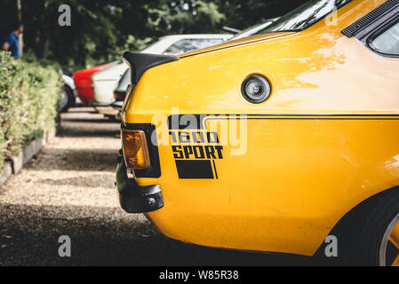 Goodwood Motor Racing Circuit Classic Car Club Petit Déjeuner 2019 Août Banque D'Images