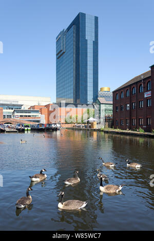 Hyatt Regency Hôtel par le Canal de Birmingham, Worcester et bassin Gas Street, Birmingham, West Midlands, England, United Kingdom Banque D'Images