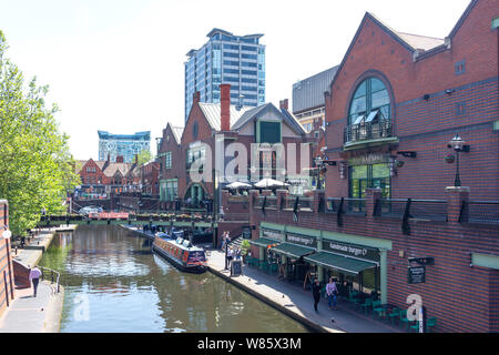 Bord de l'eau, à Brindleyplace, Westside District, Birmingham, West Midlands, England, United Kingdom Banque D'Images