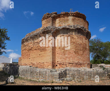 Le mur de la fin de la courbe, ruines de temples de l'eau à la Villa Romaine de Milreu dans la ville d'Estoi dans l'Algarve portugais. Banque D'Images