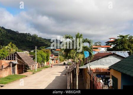 Rurrenabaque, Bolivie : Avis de Rurrenabaque, petite ville sur la rivière Beni, connu comme une passerelle vers les forêts humides et de pampas du nord de la bolivie Banque D'Images