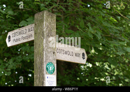 Cotswold Way marcheurs panneau près de Winchcombe, les Cotswolds Banque D'Images