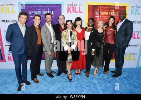 7 août 2019, Los Angeles, Californie, USA : (L-R) Acteurs Jack Davenport, Sam Jaeger, Scott Reid, créateur et producteur exécutif Marc Cherry, acteurs Lucy Liu, Ginnifer Goodwin, Kirby Howell-Baptiste, Sadie Calvano, Alexandra Daddario et Kevin Daniels assiste à la première de CBS tous les access' ''Pourquoi les femmes tuer' (image Crédit : © Bennight/Zuma sur le fil) Banque D'Images