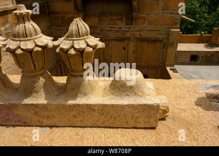 Udaipur, Rajasthan, Inde, 08,27.2006 : méthode de verrouillage entre les pierres de Singh Ki Haveli Banque D'Images