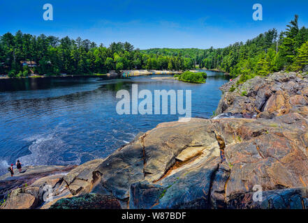 Dans le parc High Falls Bracebridge, Ontario, Canada, un paradis de plein air près du parc Algonquin. Sur la rivière Muskoka. Banque D'Images