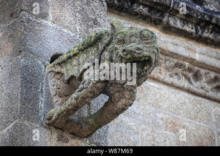 Fougères (Bretagne, nord-ouest de la France) : Église de Saint-Léonard. Le bâtiment est situé dans la ville haute et est enregistré en tant que lieu historique national Banque D'Images