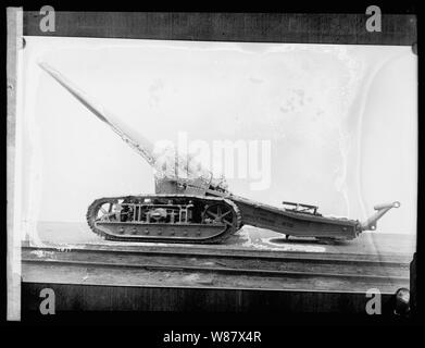 Calibre 745 pistolet naval, 4/1/20 Banque D'Images