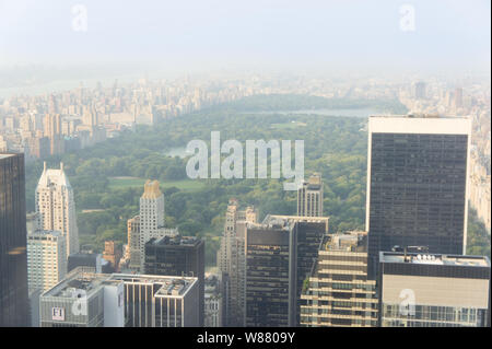 Vue de jour de Central Park à partir du haut de la roche, New York Banque D'Images