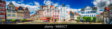 Vieux bâtiments à pans de bois à la place du marché de Butzbach, Hesse, Allemagne Banque D'Images