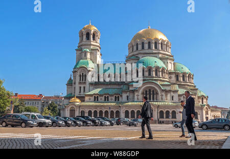 SOFIA, BULGARIE - Juin 08, 2019 : vue sur la ville avec la cathédrale Alexandre Nevski à Sofia, Bulgarie, le 08 juin 2019. Banque D'Images