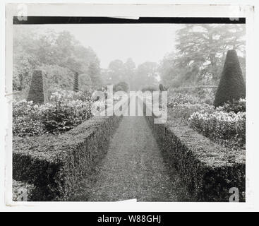 Cliveden Vicomte Waldorf Astor house, Taplow, Buckinghamshire, Angleterre. Jardin Long Banque D'Images