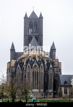 L'église St Nicolas est l'un des célèbres trois tours de Gand - tours de ville. Banque D'Images