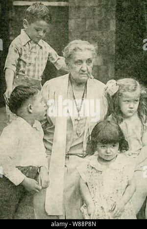 Cette photo, qui date des années 1920, indique Jane Adams. Le sous-titre suivant : Miss Jane Adams (1860-1935) fondateur de Hull House, Chicago, ami des enfants et de toute l'humanité ; vainqueur (avec le Dr Nicholas Murray Butler) du prix Nobel de la paix en 1931. Adams était un réformiste, règlement américain militant, travailleur social, et l'auteur. Banque D'Images