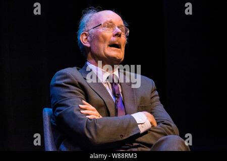 Edinburgh, Ecosse, Royaume-Uni. Le 08 août, 2019. LBC présentateur, Iain Dale interviews Sir John Curtice et Michael Crick dans le cadre de sa série Parlons tous au Edinburgh Fringe Festival. Sur la photo : Le professeur John Curtice qui a fait valoir que ses trop tard pour négocier un Brexit traiter avant le 31 octobre. Credit : Riche de Dyson/Alamy Live News Banque D'Images