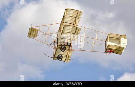 1910 Bristol Boxkite (réplique) partie de la Shuttleworth Collection airborne au Bourget sur le militaire le 7 juillet 2019 Banque D'Images