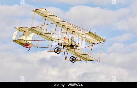 1910 Bristol Boxkite (réplique) partie de la Shuttleworth Collection airborne au Bourget sur le militaire le 7 juillet 2019 Banque D'Images