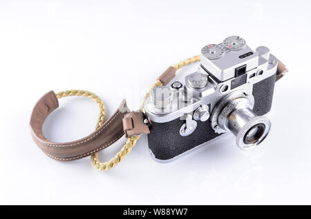 MALACCA, MALAISIE - 7 novembre, 2015 : rédaction d'illustration Photo de Leica Leitz Elmar 50mm F3.5, isolé sur fond blanc. Leica est un des w Banque D'Images