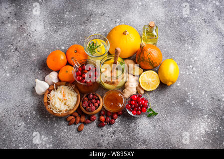 Les produits sains pour stimuler l'immunité et le rhume. Aliments vitamines d'hiver Banque D'Images