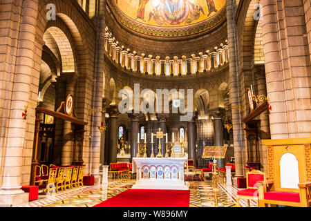 Monte Carlo, Monaco - 2019. Intérieur de la Cathédrale Saint Nicolas à Monte Carlo, Monaco. Banque D'Images