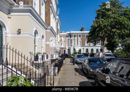 Maisons en terrasse sur les jardins de St James, le Royal Borough de Kensington et Chelsea, Notting Hill, Londres, Royaume-Uni Banque D'Images