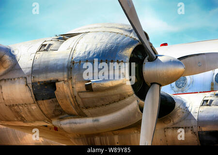 Moteur en étoile Wright R-3550 sur l'aile d'un Lockheed L1049 Constellation de TWA Banque D'Images