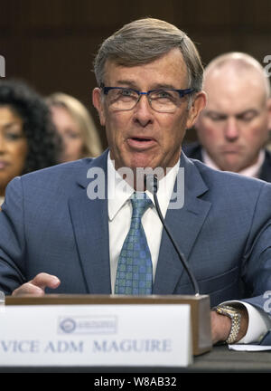 Fichier. Le 08 août, 2019. Le président Donald Trump a annoncé jeudi soir que JOSEPH MAGUIRE, le leader du National Counterterrorism Center, est son nouveau choix pour être le directeur par intérim du renseignement national. Sur la photo : July 25, 2018 - Washington, District de Columbia, États-Unis d'Amérique - Joseph Maguire témoigne devant le United States Senate Select Committee on Intelligence sur sa nomination au poste de directeur du Centre national de lutte contre le terrorisme, le Bureau du directeur du renseignement national, sur la colline du Capitole à Washington, DC le mercredi, Juillet 25, 2018. (Crédit Image : © Ron Sach Banque D'Images