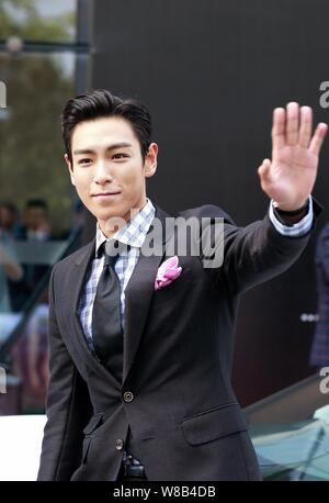Chanteur et comédien Choi Seung-hyun, mieux connu sous le nom de T.O.P, de la bande de garçon de la Corée du Sud Les fatals picards (Big Bang), arrive à une conférence de presse pour Banque D'Images