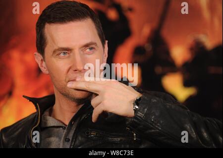 L'acteur anglais Richard Armitage assiste à la conférence de presse pour la première de son film 'Le Hobbit : la Bataille des Cinq Armées" à Pékin, le Menton Banque D'Images