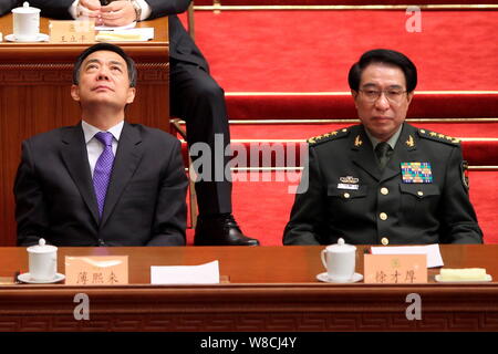 --FILE--Bo Xilai, gauche, puis Secrétaire du Comité municipal de Chongqing du Parti communiste chinois (PCC) et fils de l'ancien Vice-Chinois Premi Banque D'Images