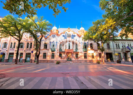 Vue de l'architecture de rue colorés de Subotica, Reichl palace en Voïvodine de Serbie Banque D'Images