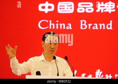 --FILE--Wang Jianlin, Président de Wanda Group, prend la parole lors du Forum de marque de la Chine à Beijing, Chine, 16 juillet 2015. Wang Jianlin, président du conglo Banque D'Images