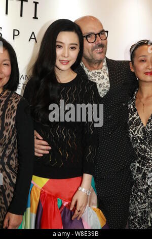 L'actrice chinoise Fan Bingbing (à gauche) pose avec l'exécutif de Rossano Ferretti au cours de la cérémonie d'un nouveau magasin de Rossano Ferretti Spa du Cheveu Banque D'Images