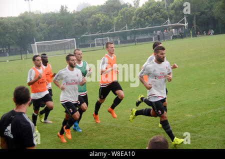 Les joueurs de l'AC Milan de prendre part à une session de formation à Shanghai, Chine, le 26 juillet 2015. Banque D'Images