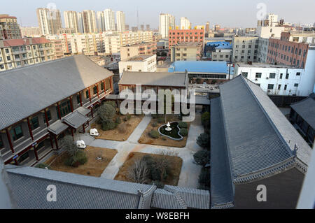 --FILE--Vue de la résidence de luxe de Gu 144 Jinggangshan, ancien chef adjoint de la logistique générale Ministère de l'Armée de libération du peuple chinois (PL Banque D'Images