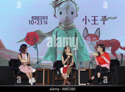 (De gauche) Selina Jen, Hebe Tien et Ella Chen de Taiwanais girl groupe elle assister à une conférence de presse pour promouvoir le film 'Le Petit Prince' comme dubb Banque D'Images