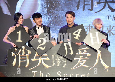(De gauche) actrice taïwanaise Sandrine Pinna, chanteur et acteur singapourien JJ Lin, acteur Hong Kong Leon Lai et Hong Kong directeur Barbara Wong poser d Banque D'Images