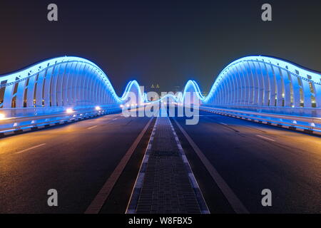 Pont de Meydan, Dubaï, Émirats Arabes Unis Banque D'Images