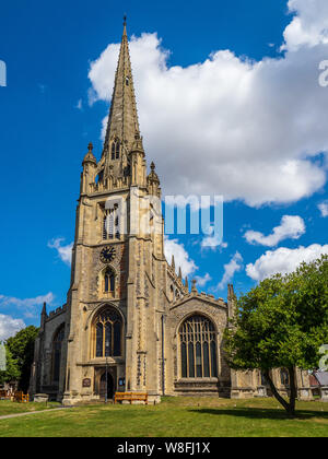 Sainte Marie la Vierge Saffron Walden, Essex. C'est la plus grande église non cathédrale d'Essex. Construit 1250 à 1258 sur une ancienne église en bois. Banque D'Images