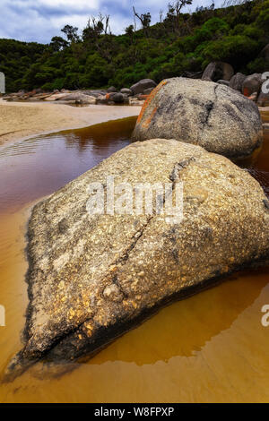 Certains des grands rochers sur la plage normande sur Wilson's Promontory Banque D'Images