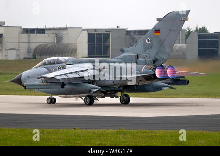 JAGEL, ALLEMAGNE - 12 juin 2019 : TLG-51 de l'air allemande Panavia Tornado Fighter Bomber jet avion au décollage avec l'afterburner, a partir d'homebase. Banque D'Images