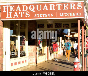 Magasin de chapeaux de l'administration centrale dans la région de Fredericksburg, au Texas - Mai 2019 Banque D'Images