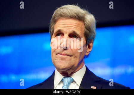 Kerry secrétaire déchire comme il parle de la liberté de la presse et son travail pour libérer le journaliste du Washington Post Jason Rezaian comme il s'est adressé à l'occasion d'une cérémonie de Banque D'Images