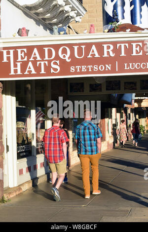 Magasin de chapeaux de l'administration centrale dans la région de Fredericksburg, au Texas - Mai 2019 Banque D'Images