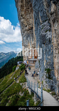 L'Aescher Taverne dans l'Alpstein Wildkirchli - LES ALPES SUISSES, SUISSE - Le 22 juillet 2019 Banque D'Images